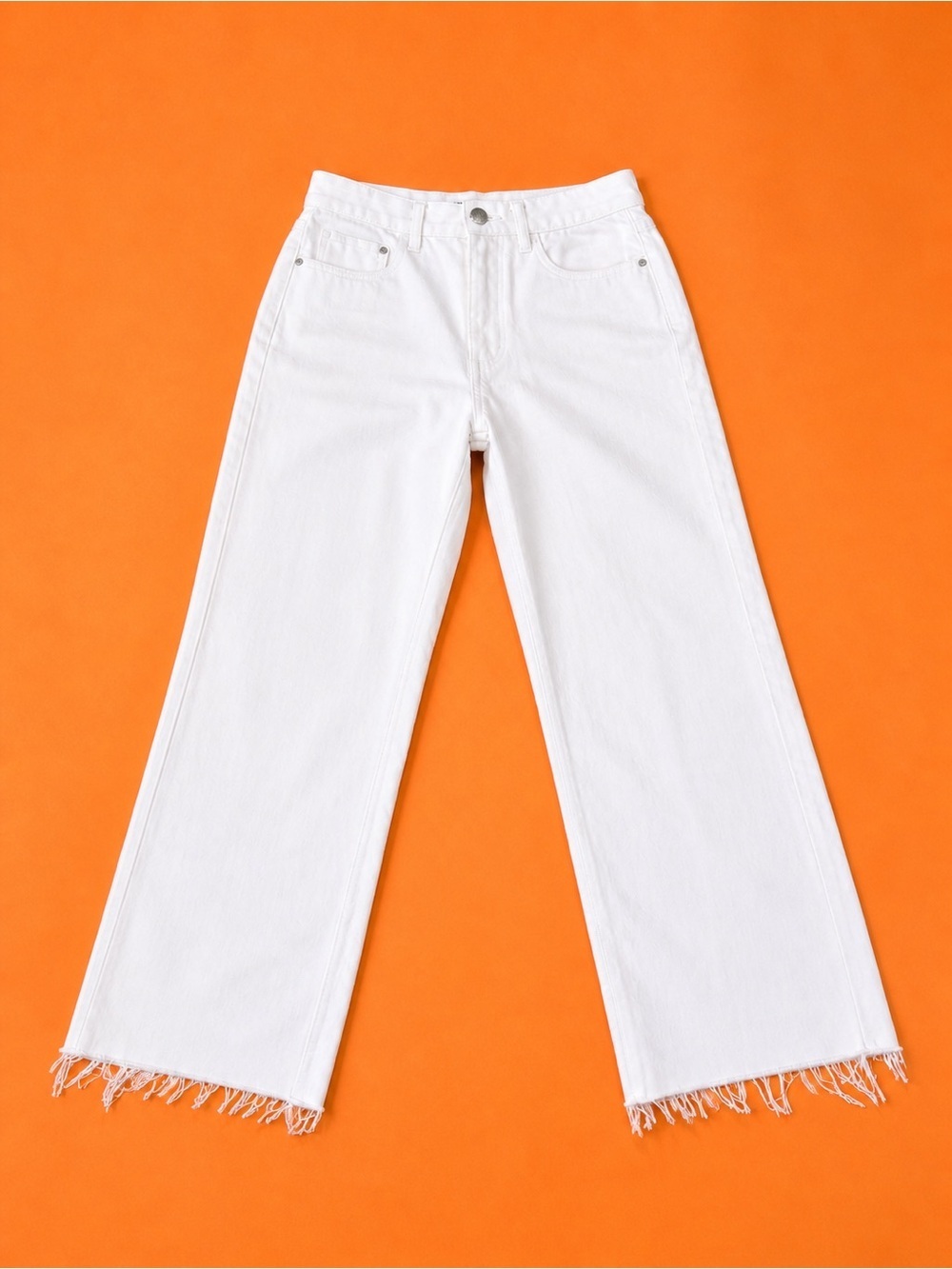 Zara White Straight Leg Jeans Raw Hem Denim Pants Coastal Chic Size 2 Hamptons